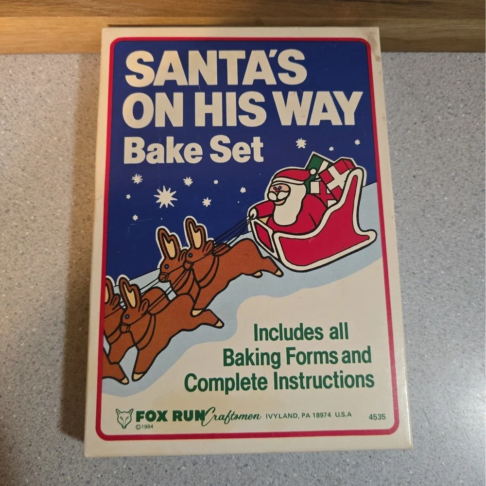 Santa's On His Way Bake Set - Cookie Cutters by Fox Run #4535